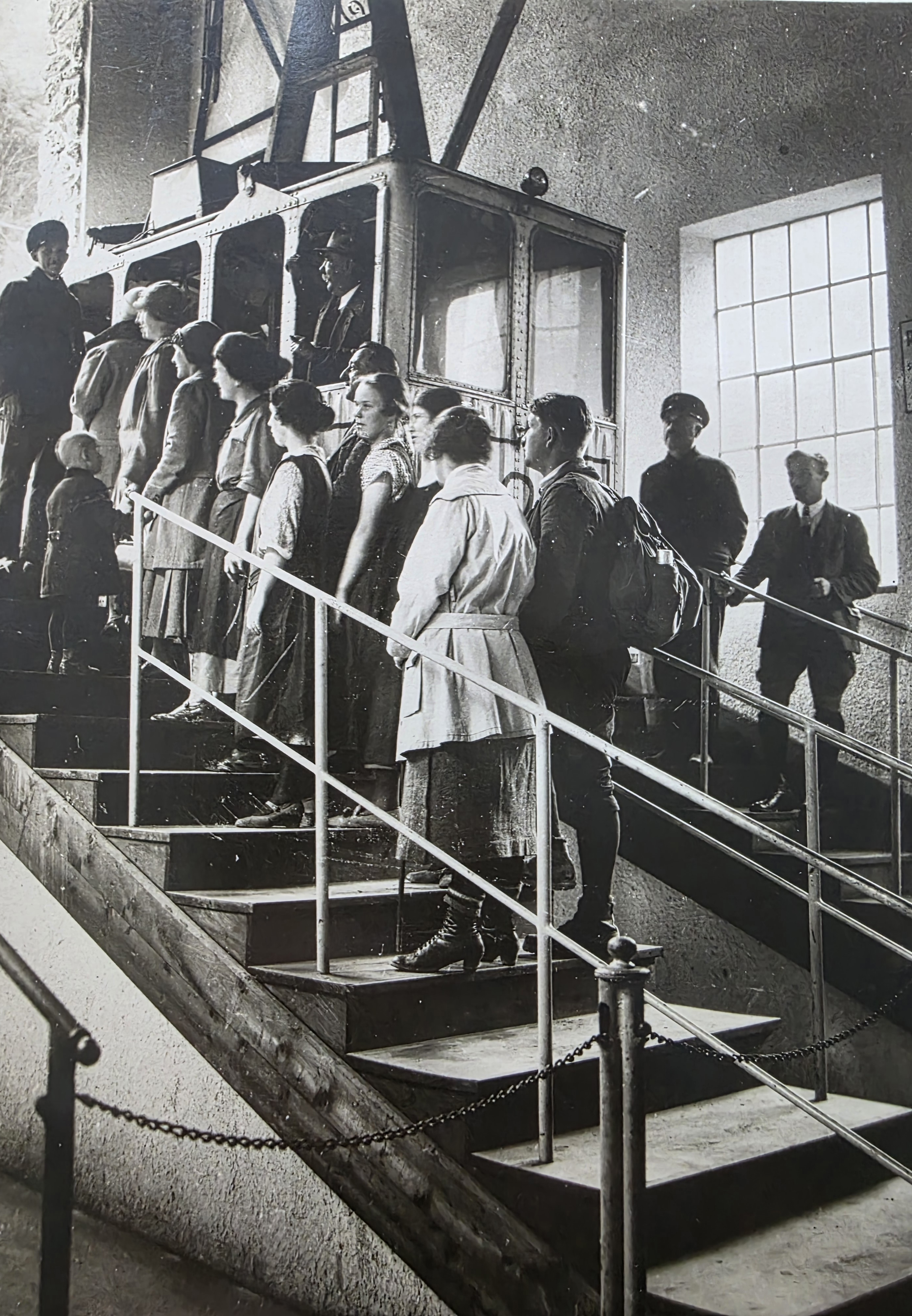 Passagiere besteigen Kabine